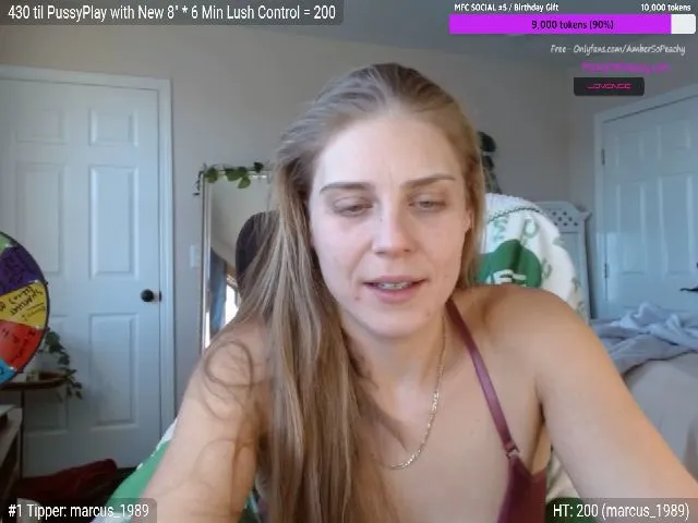 Live sex webcam photo for PlumpToPeachy #271885504