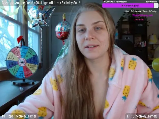 Live sex webcam photo for PlumpToPeachy #272043300