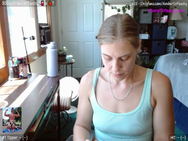 Live sex webcam photo for PlumpToPeachy #274032604