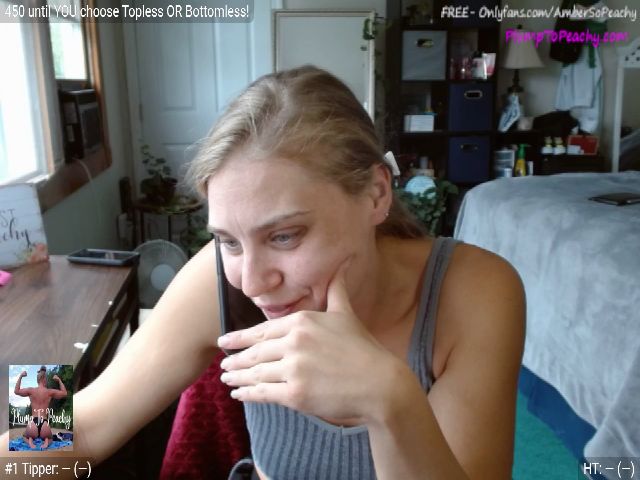 Live sex webcam photo for PlumpToPeachy #274450736