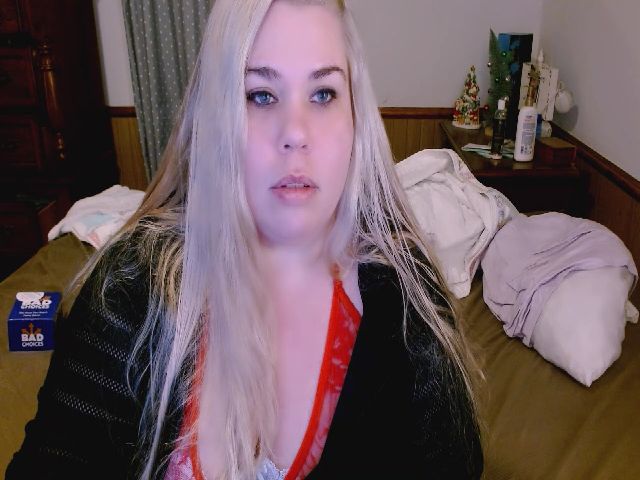 Live sex webcam photo for PlumpKittyKat #271730205