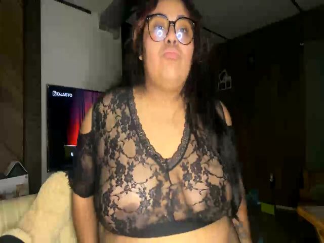 Live sex webcam photo for Plusmami888 #273499885