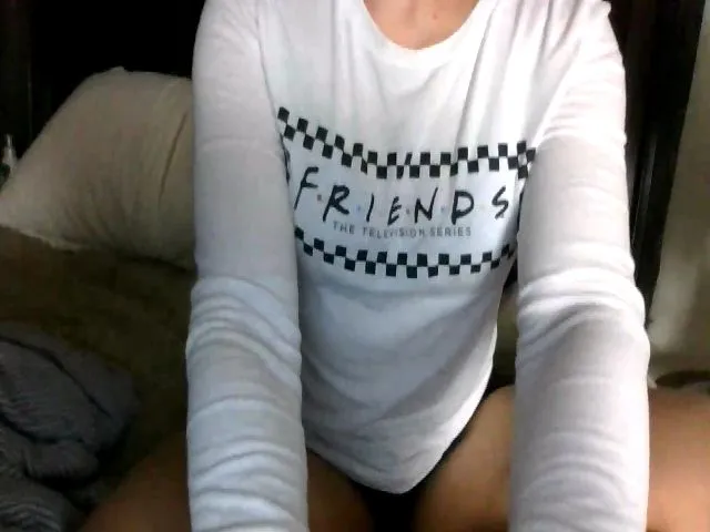 Live sex webcam photo for PolishGirl23 #272405913