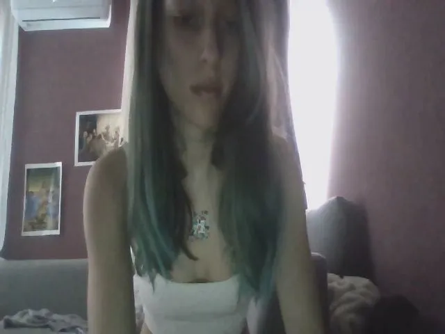 Live sex webcam photo for Poppyes #272410072