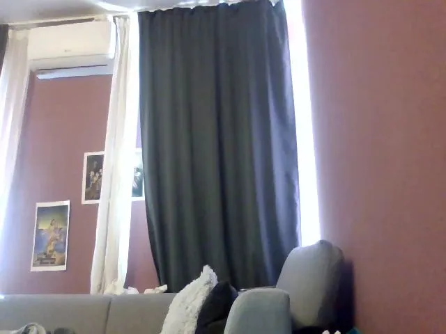 Live sex webcam photo for Poppyes #272462331