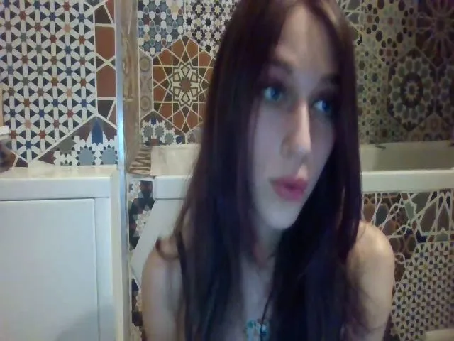 Live sex webcam photo for Poppyes #272948506