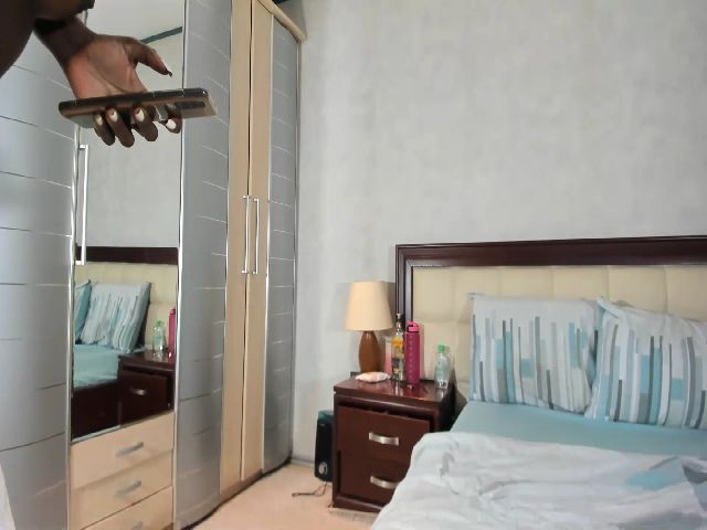 Live sex webcam photo for PrettyCollins #273450255