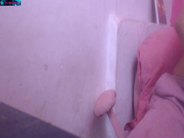 Live sex webcam photo for Pretty_fer_ #272900539