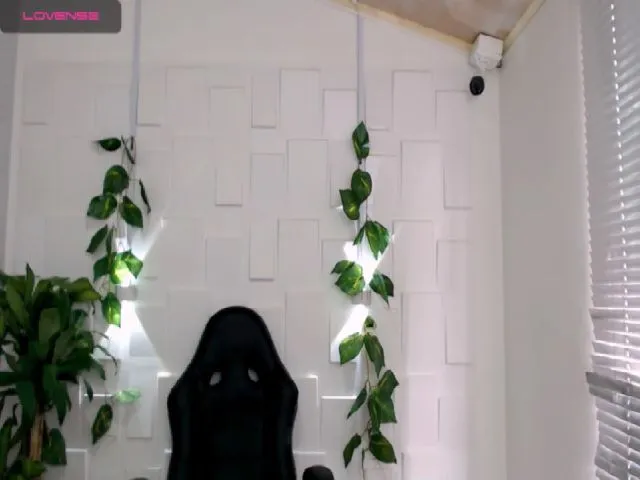 Live sex webcam photo for Princes_hot18 #271833173