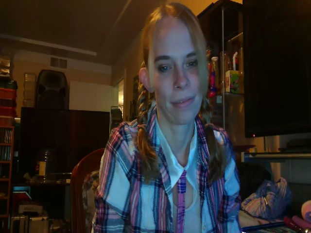 Live sex webcam photo for PrincessV7 #271940019