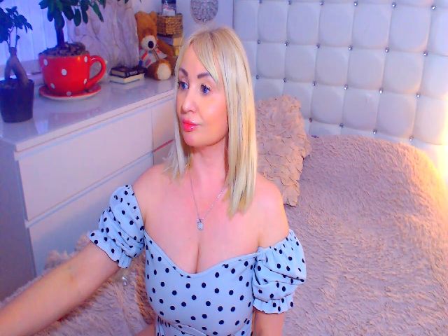 Live sex webcam photo for Princess_S #272134579