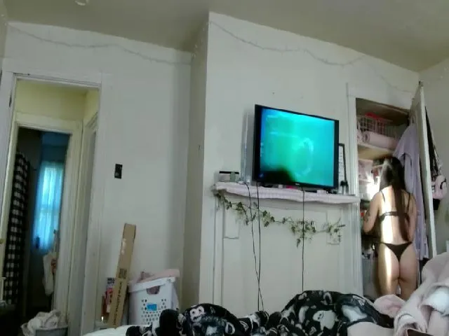 Live sex webcam photo for PrincesssMimi #273575442