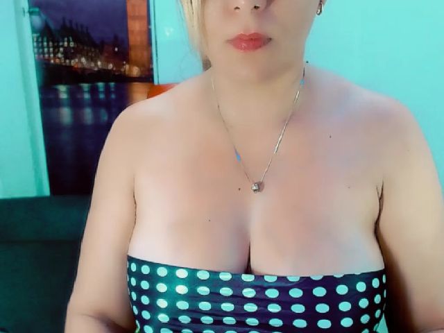 Live sex webcam photo for Priscila1x #271980749