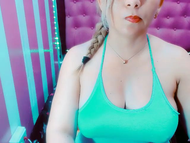 Live sex webcam photo for Priscila1x #272176801