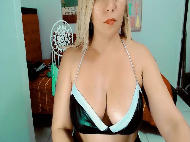 Live sex webcam photo for Priscila1x #272857863