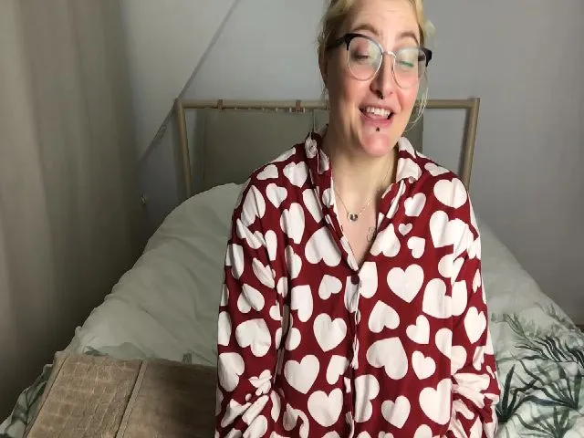 Live sex webcam photo for Puptikini #272569097