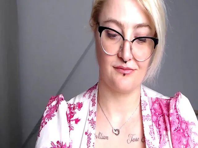 Live sex webcam photo for Puptikini #272656891
