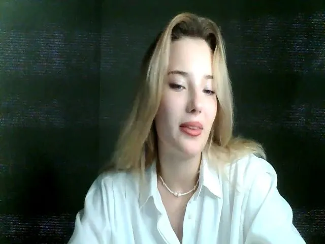 Live sex webcam photo for Pvt_quin #274044502