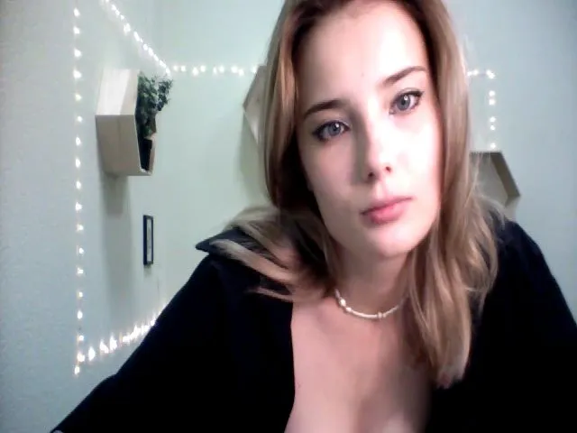 Live sex webcam photo for Pvt_quin #274095380