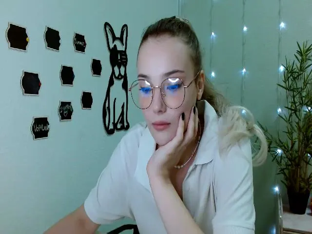 Live sex webcam photo for Pvt_quin #274116083