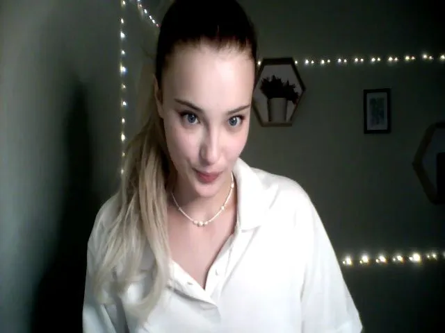 Live sex webcam photo for Pvt_quin #274116788