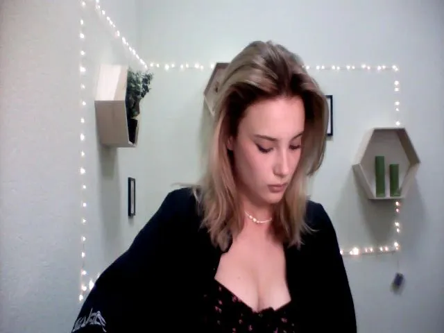 Live sex webcam photo for Pvt_quin #274126385