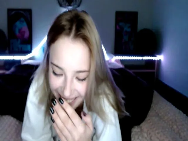 Live sex webcam photo for Pvt_quin #274135577