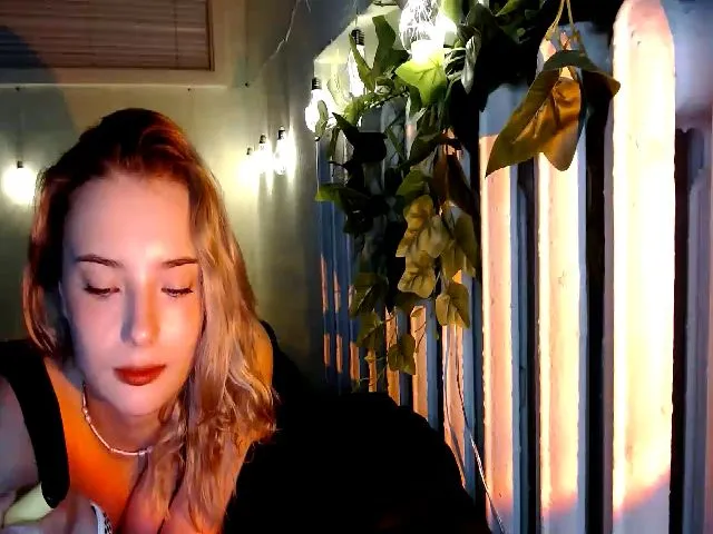 Live sex webcam photo for Pvt_quin #274340500