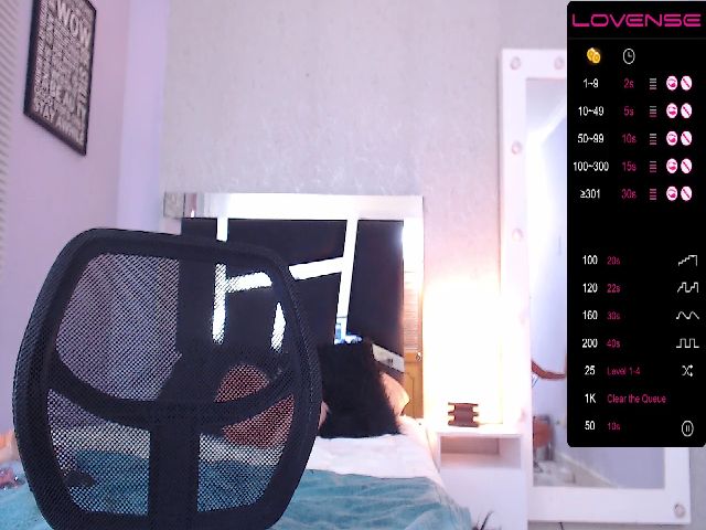 Live sex webcam photo for Pythonissa97 #271957859