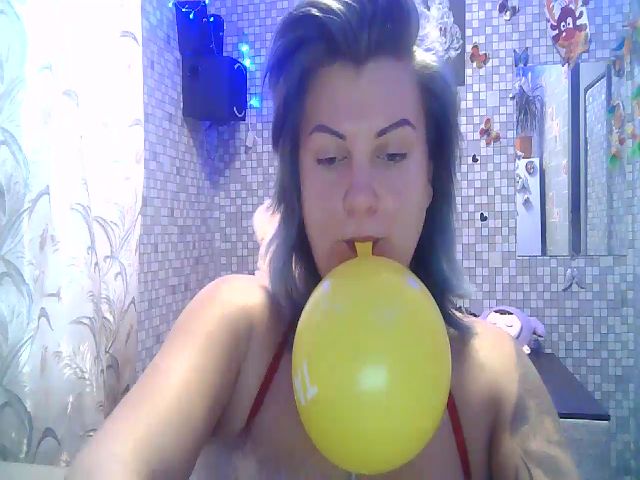 Live sex webcam photo for QueenBalloons #271782834