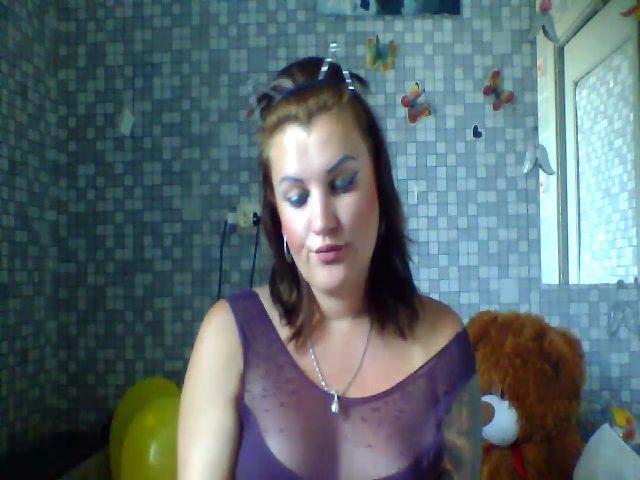 Live sex webcam photo for QueenBalloons #273775793