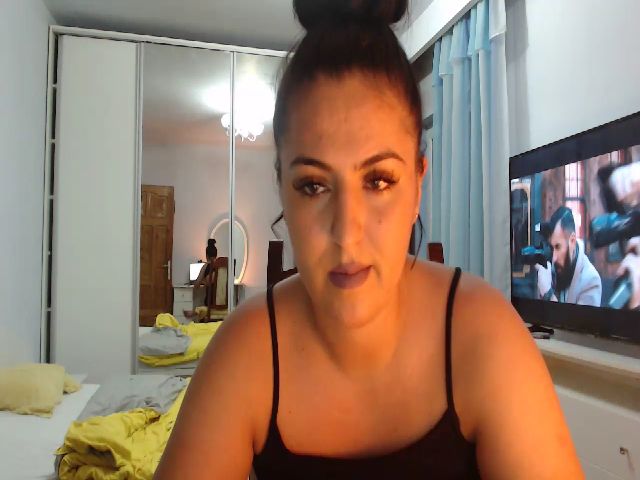 Live sex webcam photo for QueenHanady #273530500