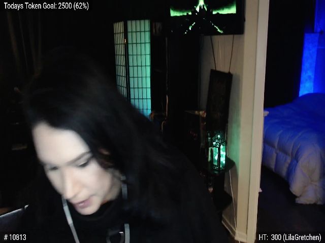 Live sex webcam photo for QueenOfMetal #271974935