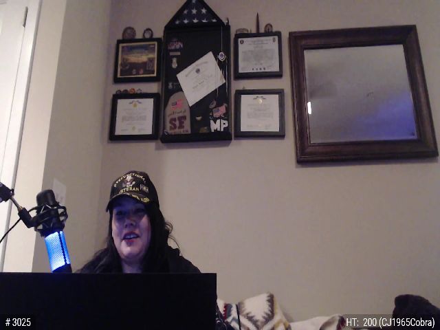 Live sex webcam photo for QueenOfMetal #272871971