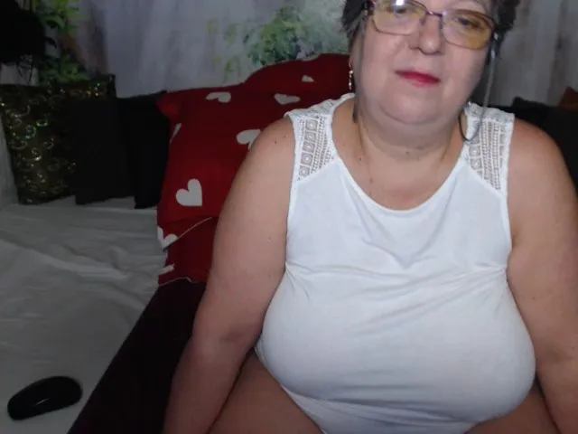 Live sex webcam photo for QueenPammy #271942736