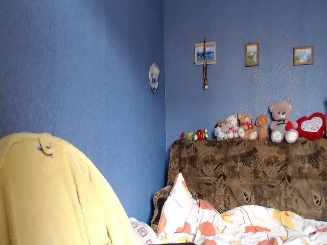 Live sex webcam photo for QueenSmile #273139044