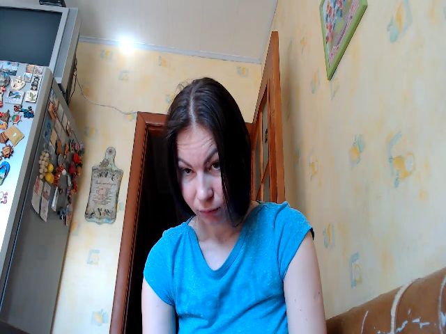 Live sex webcam photo for QueenSmile #273407471