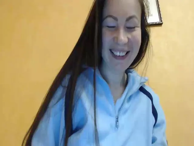 Live sex webcam photo for QueenSmile #273493194