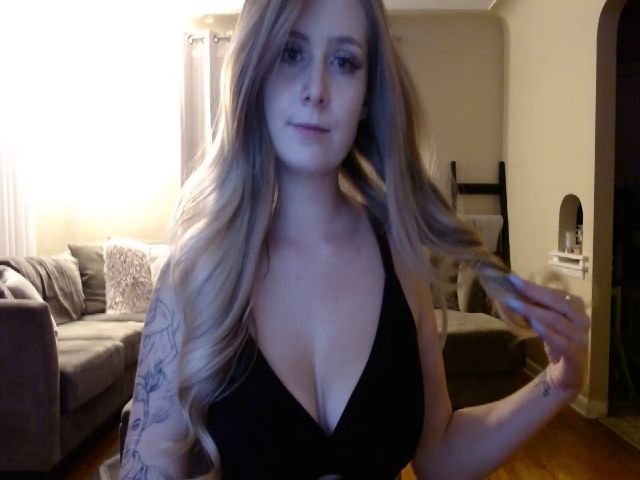 Live sex webcam photo for Queen_Kendall #273955461