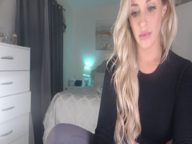 Live sex webcam photo for Queen_bambii #273831616