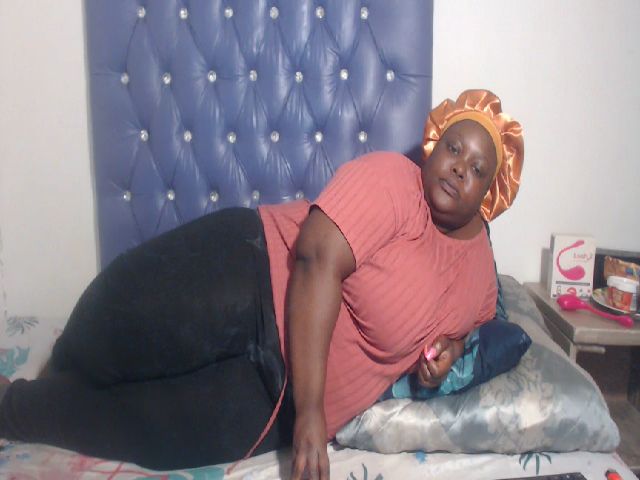 Live sex webcam photo for Queenbbw694u #273890785