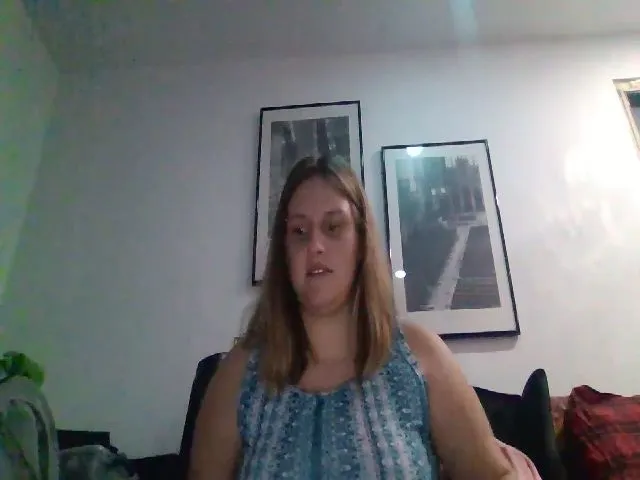 Live sex webcam photo for Queenthicky90 #274408412