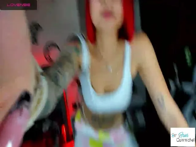 Live sex webcam photo for Quimmichell #271876993