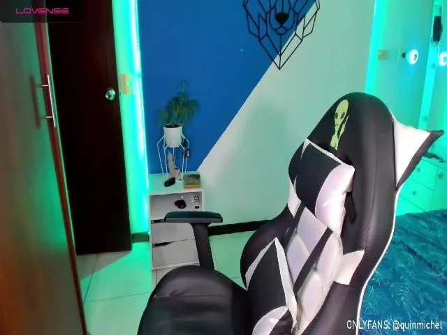 Live sex webcam photo for Quimmichell #272402916