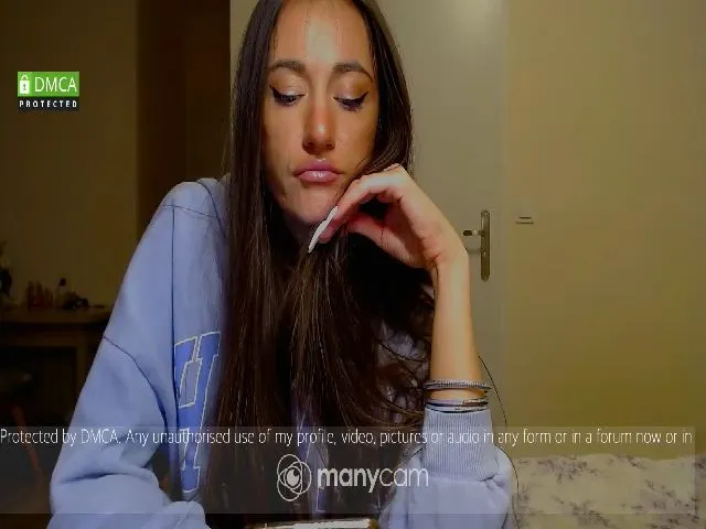 Live sex webcam photo for QuintessaQ #272805491