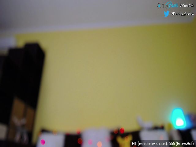 Live sex webcam photo for ROXYCAT #271567440