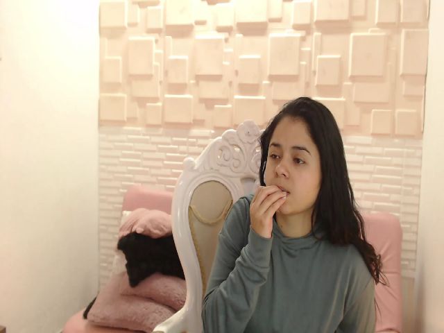 Live sex webcam photo for Rachel_Watson #273427024