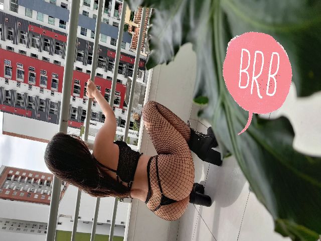 Live sex webcam photo for RachellHaze #272407728