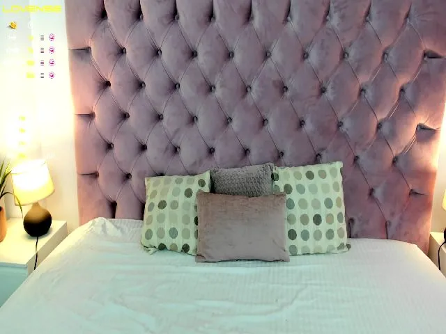 Live sex webcam photo for RaelynCroftsX #271903212