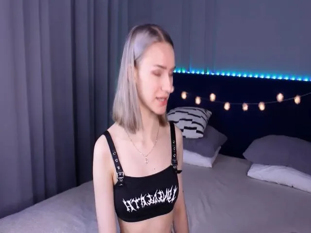 Live sex webcam photo for RamonaK #272808597